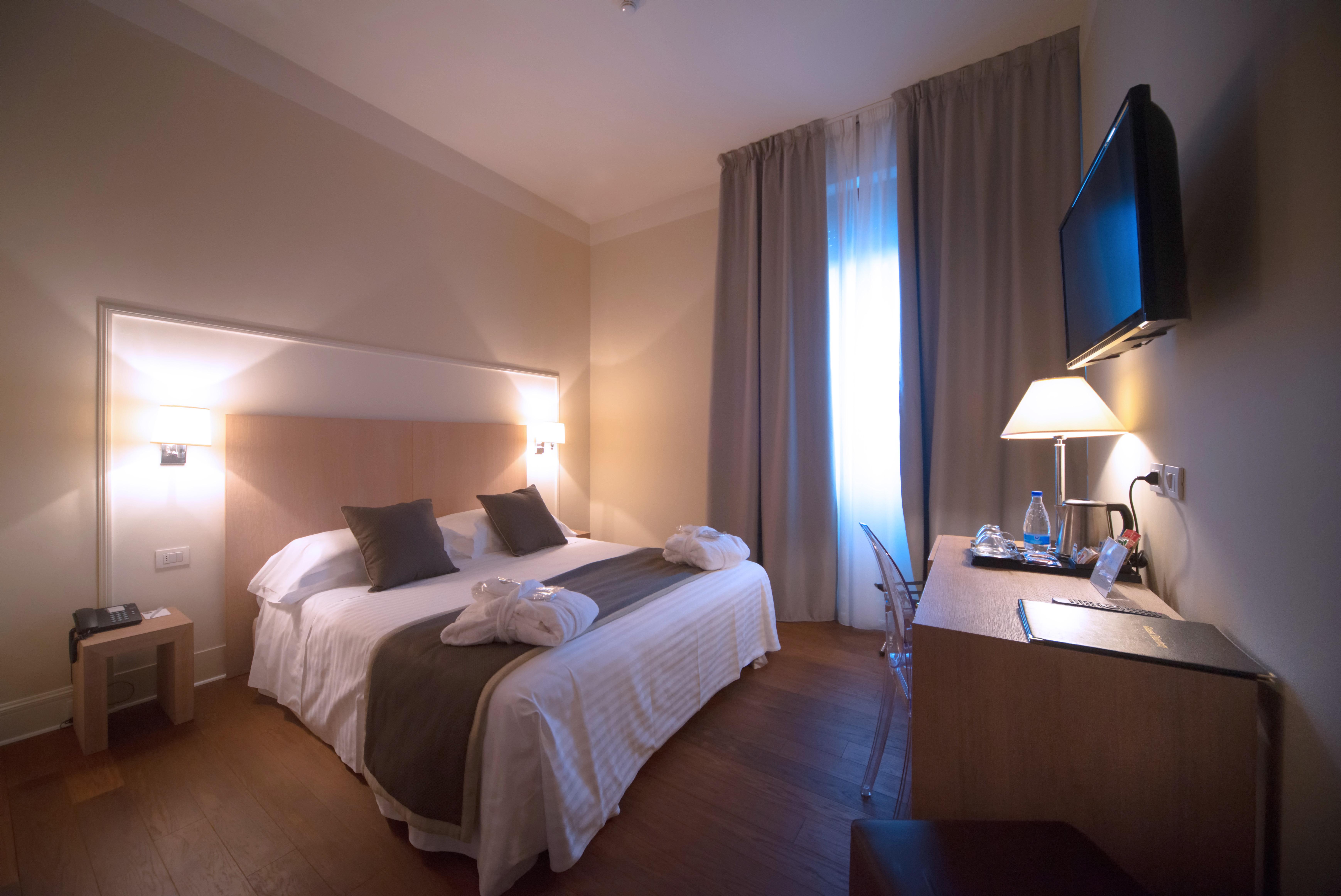 Hotel De La Ville Riccione Bagian luar foto