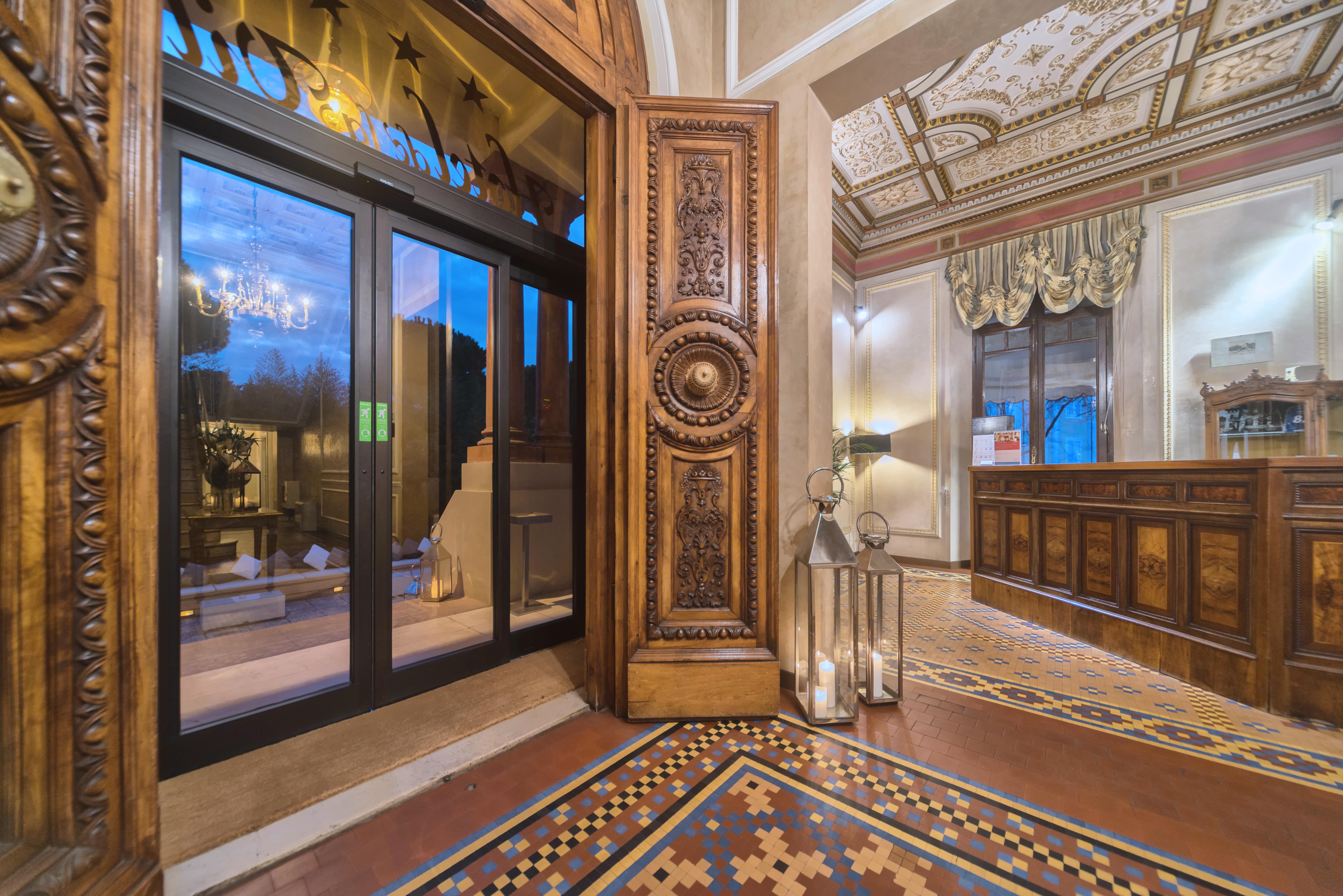 Hotel De La Ville Riccione Bagian luar foto