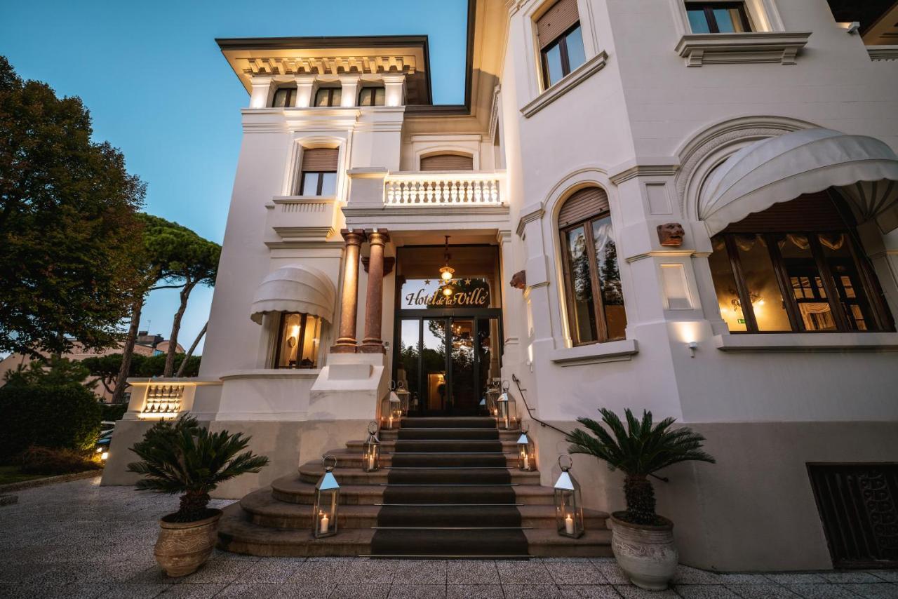 Hotel De La Ville Riccione Bagian luar foto