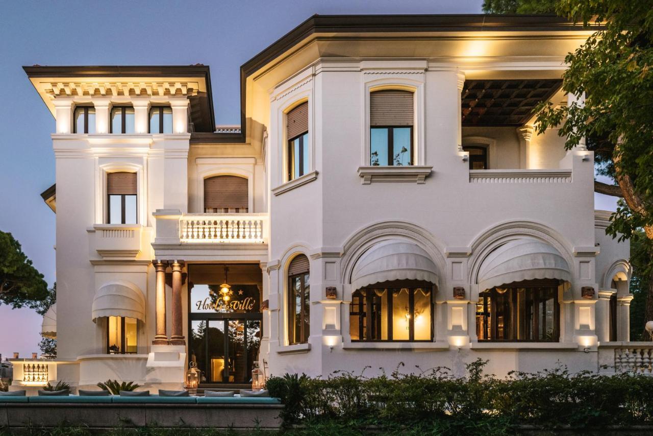 Hotel De La Ville Riccione Bagian luar foto