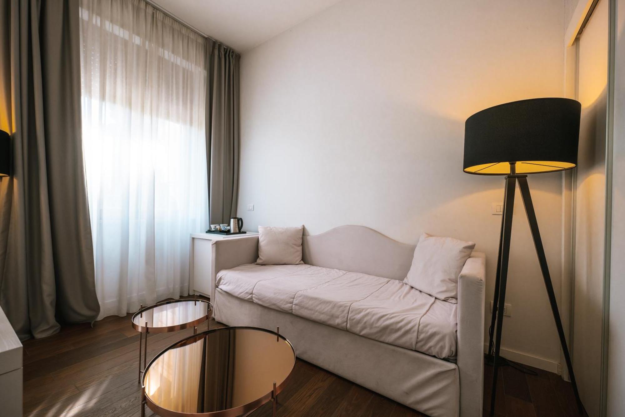 Hotel De La Ville Riccione Bagian luar foto